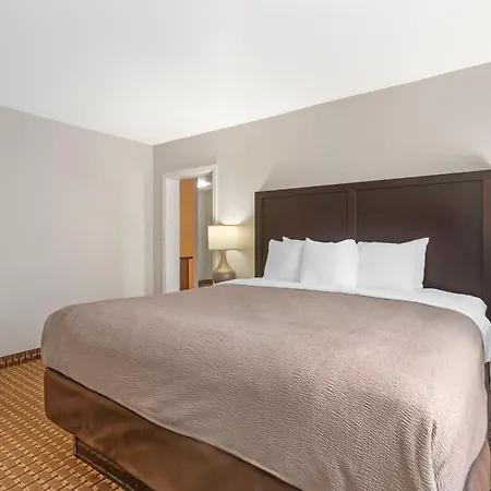 Quality Inn & Suites Chattanooga-East Ridge-3